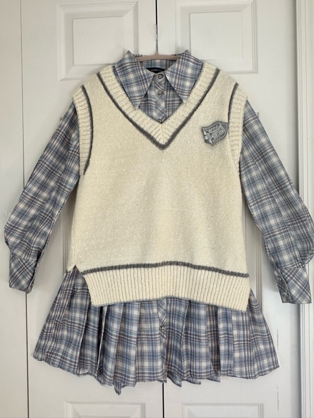 JK Outfit Cream Sweater Vest with Blue Plaid Shirt Dress Adult 6 size, Ten,XXL